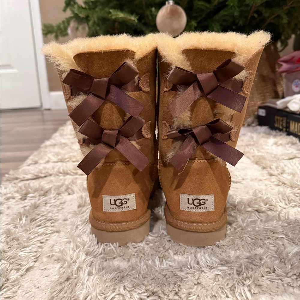 UGG Bailey bow - image 2